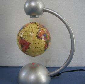 Globe flottant - mtal